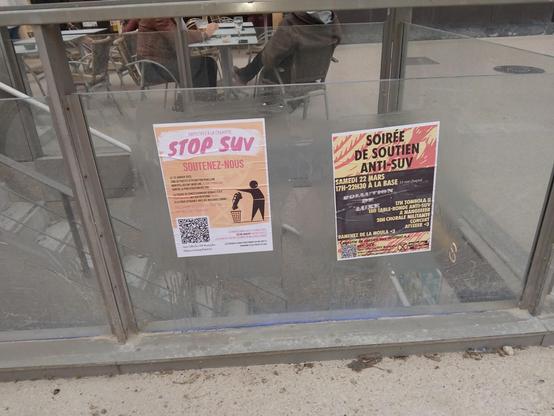 Action d'affichage pour promouvoir la table ronde du samedi 22 mars à 18h à "la base", 15 rue chaptal, Montpellier